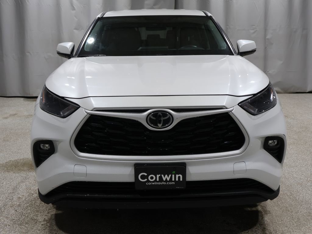 Used 2024 Toyota Highlander LE image 7
