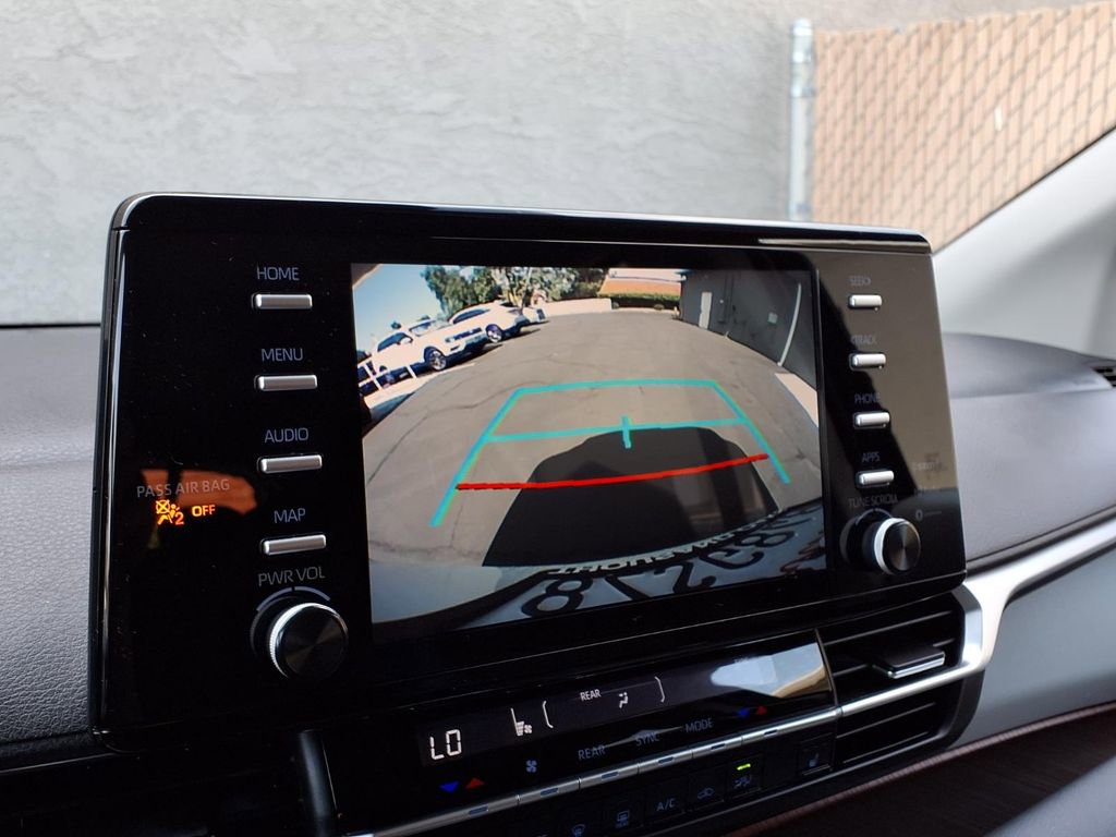 Certified 2022 Toyota Sienna XLE FWD image 8