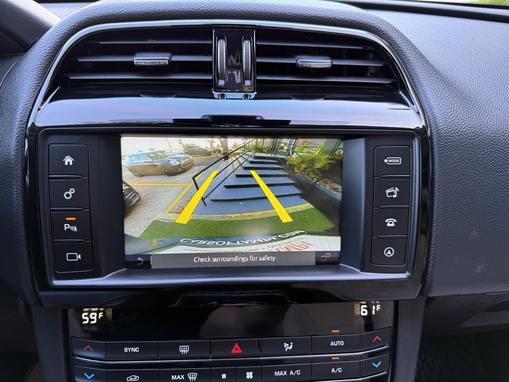 Used 2018 Jaguar F-PACE Premium AWD/4WD image 25