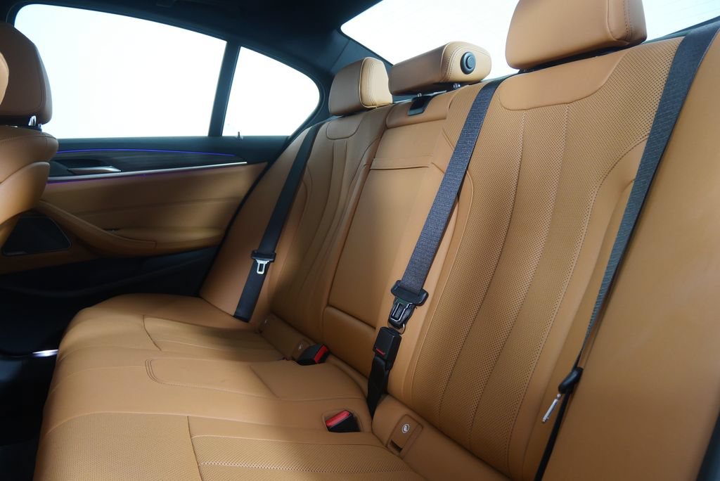 Used 2023 BMW 530i w/ M Sport Package RWD image 15