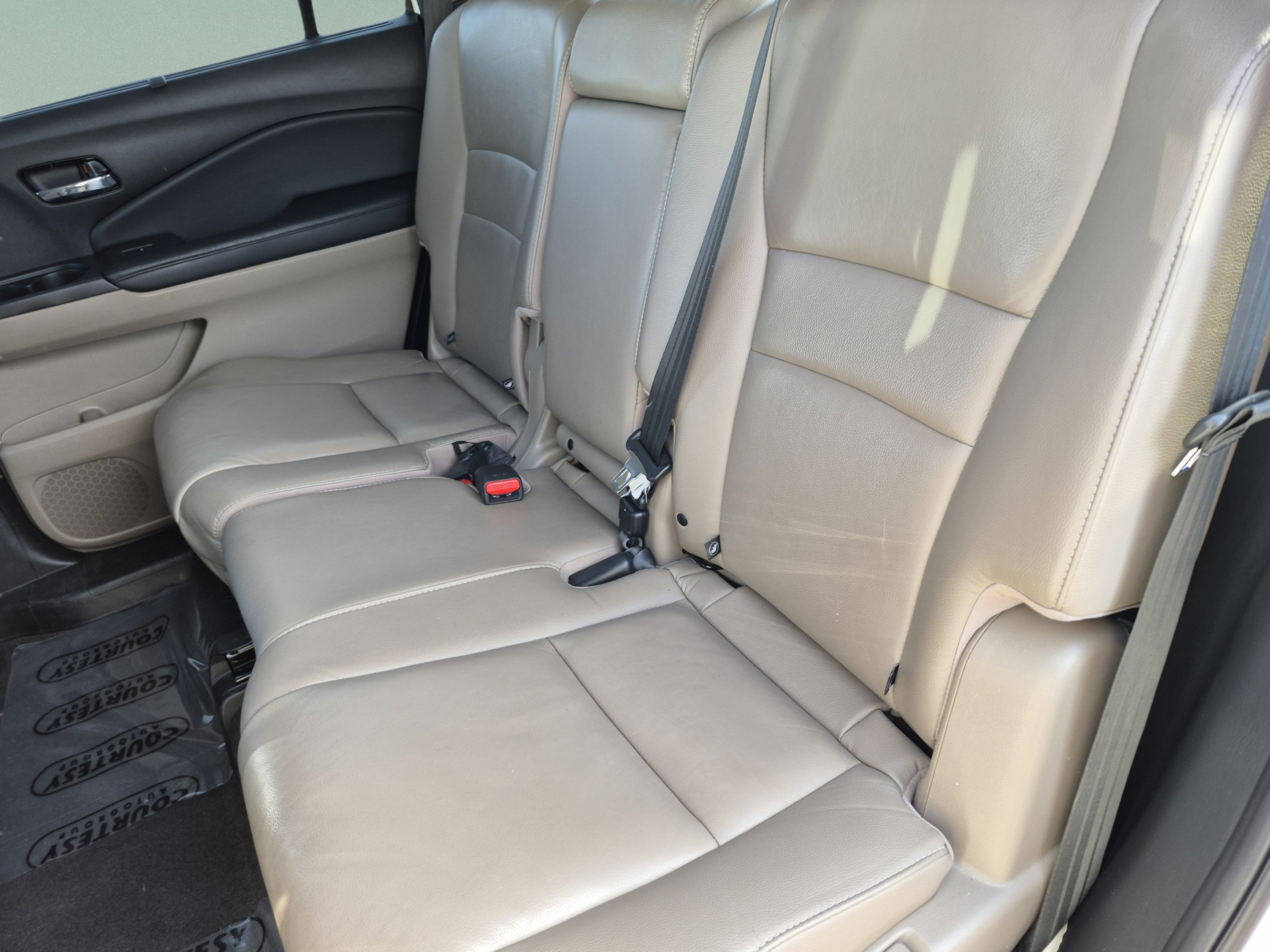 Used 2017 Honda Pilot Touring image 17
