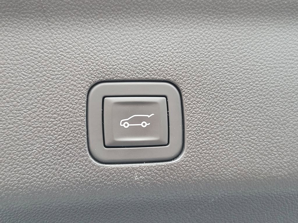 Used 2025 Chevrolet Tahoe LT AWD/4WD image 29