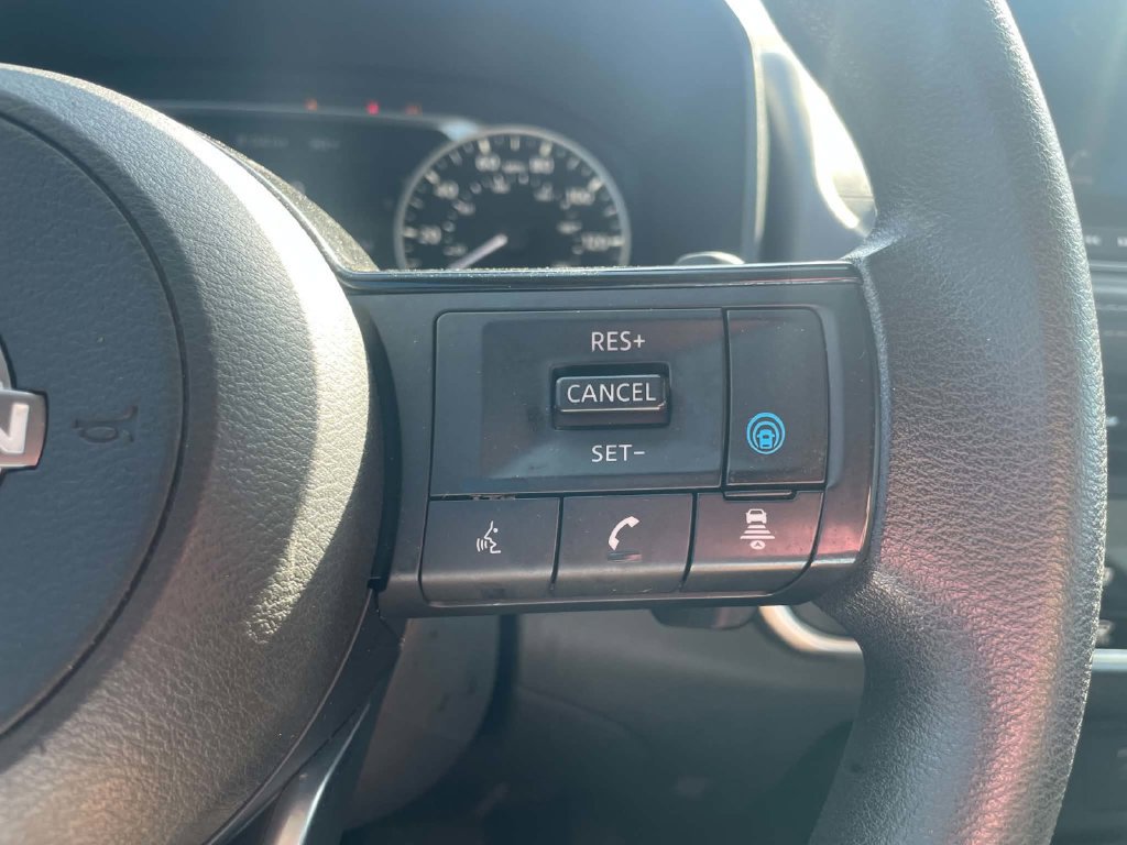 Used 2023 Nissan Rogue SV FWD image 14