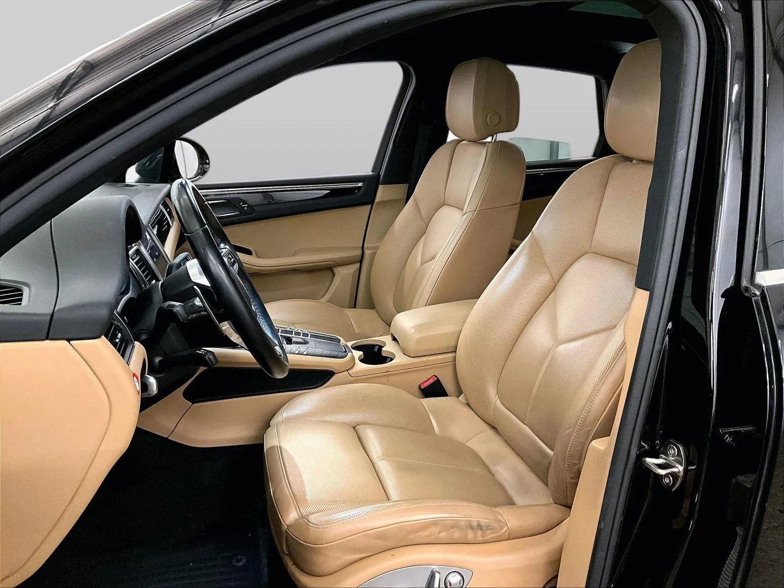 Used 2017 Porsche Macan S image 25