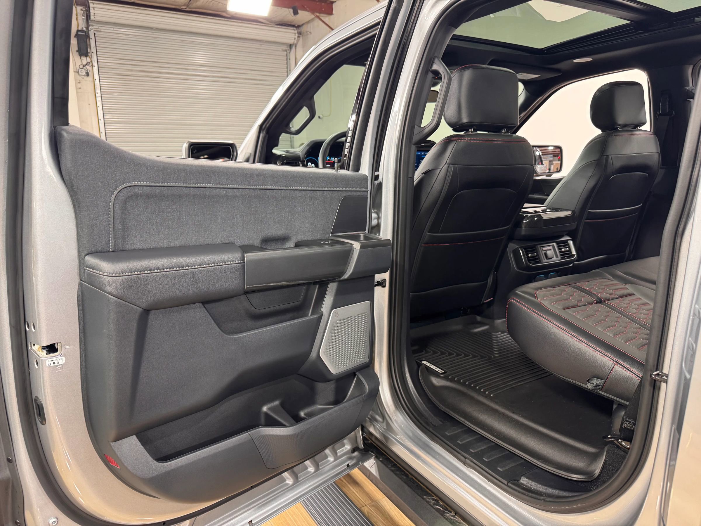 Used 2022 Ford F150 Lariat Limited w/ Equipment Group 502A High image 19