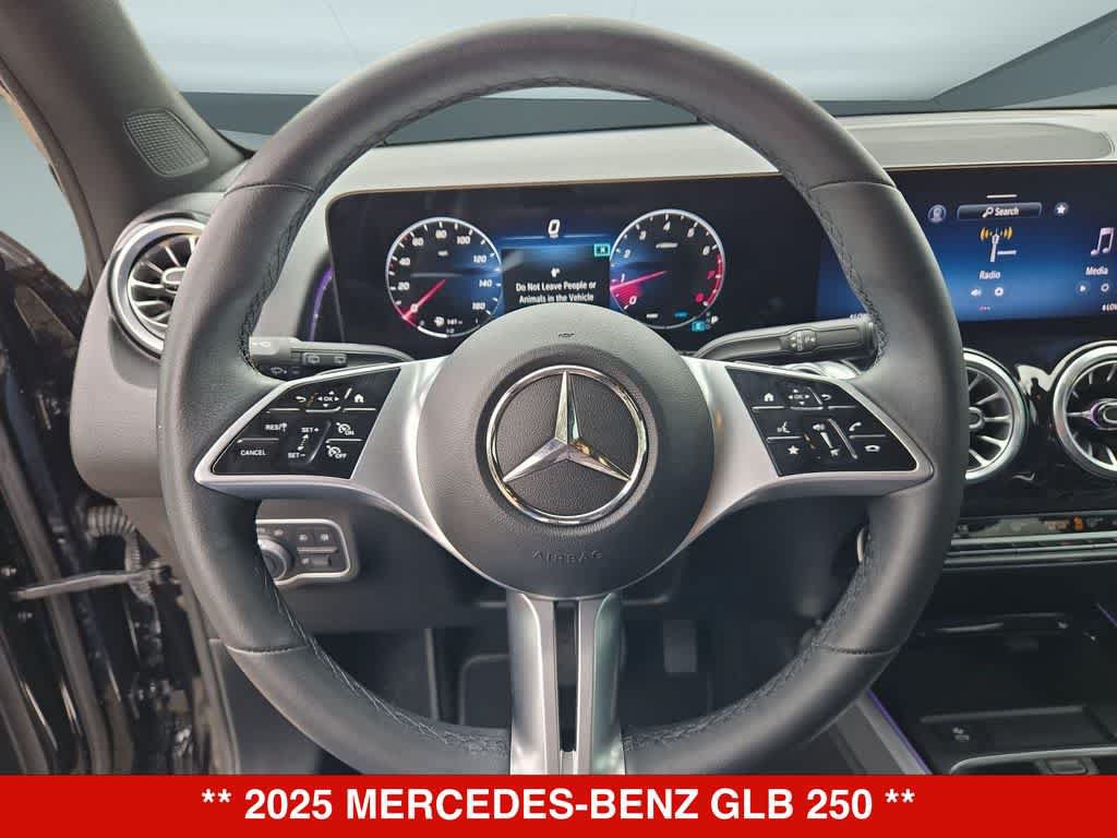 Used 2025 Mercedes-Benz GLB 250 image 22
