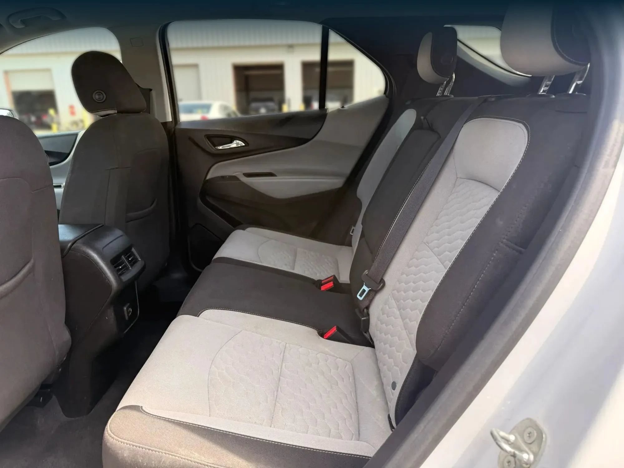Used 2020 Chevrolet Equinox LT FWD image 21