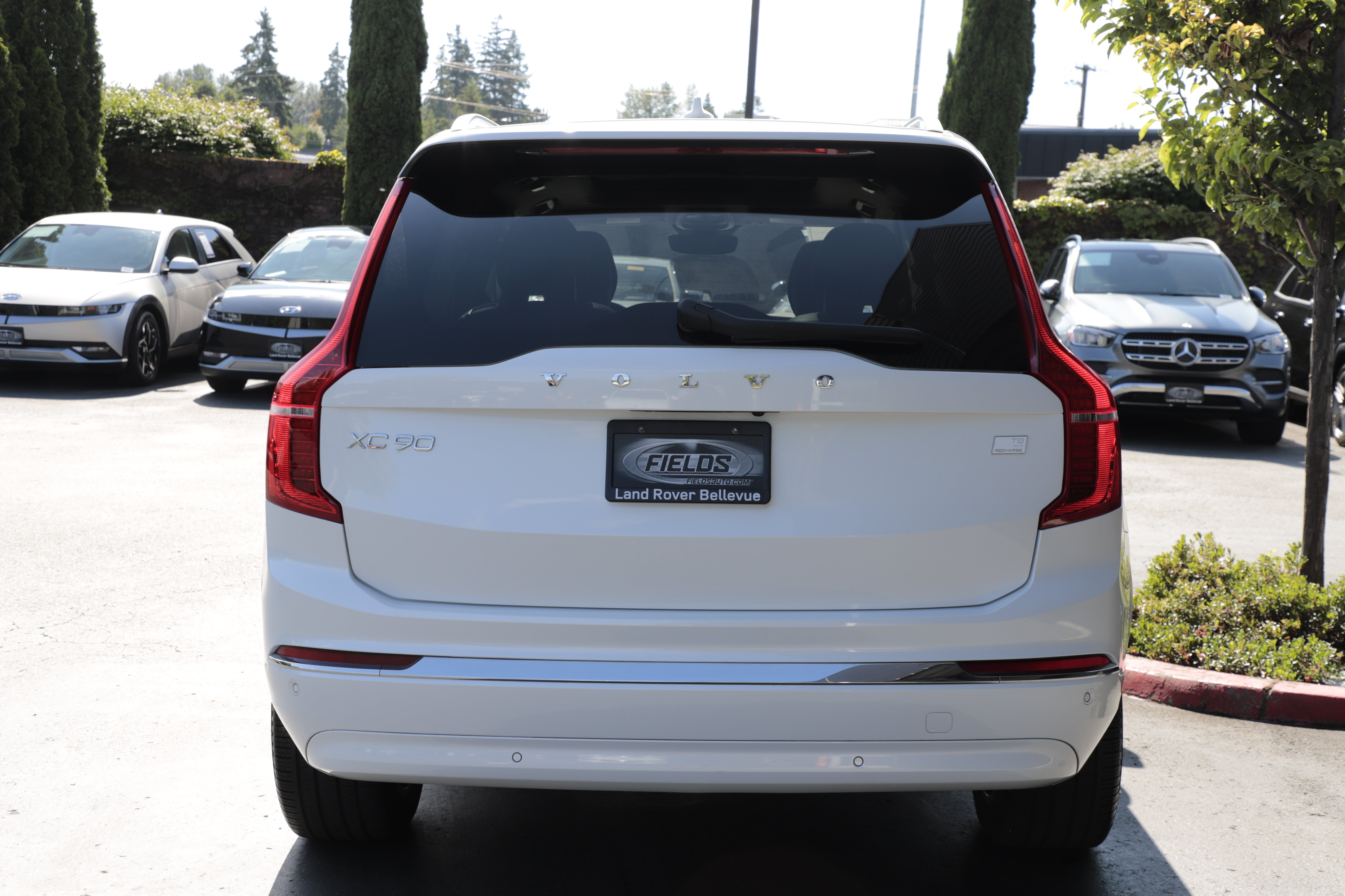 Used 2023 Volvo XC90 T8 Plus AWD/4WD image 9