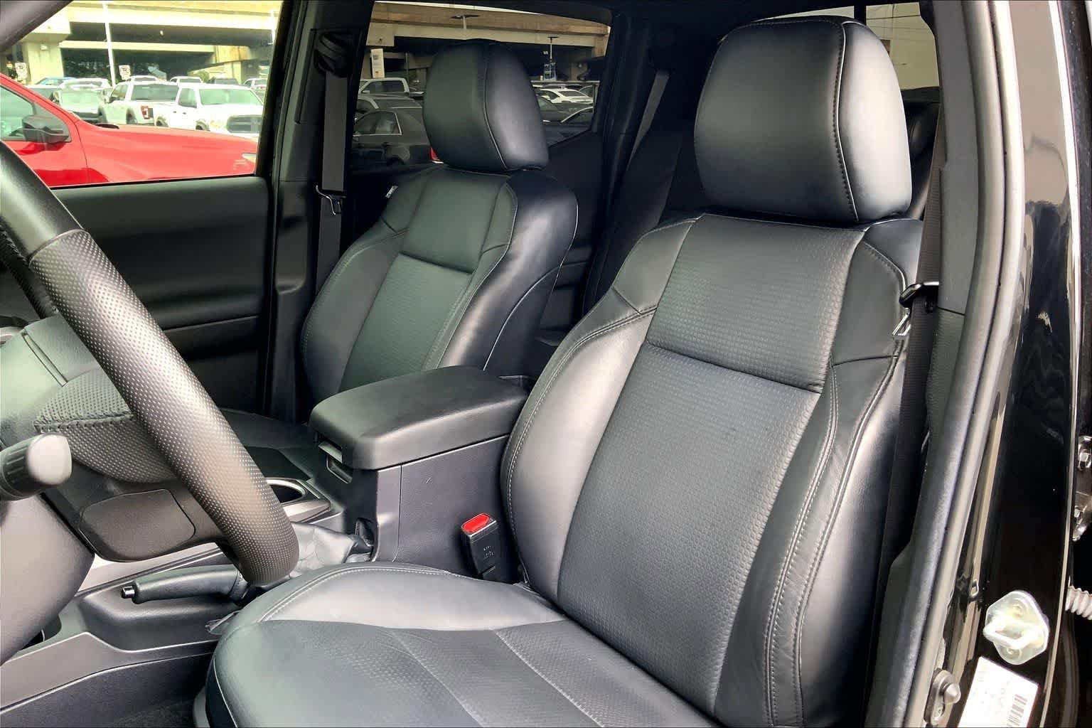 Used 2022 Toyota Tacoma 4x4 Double Cab image 11