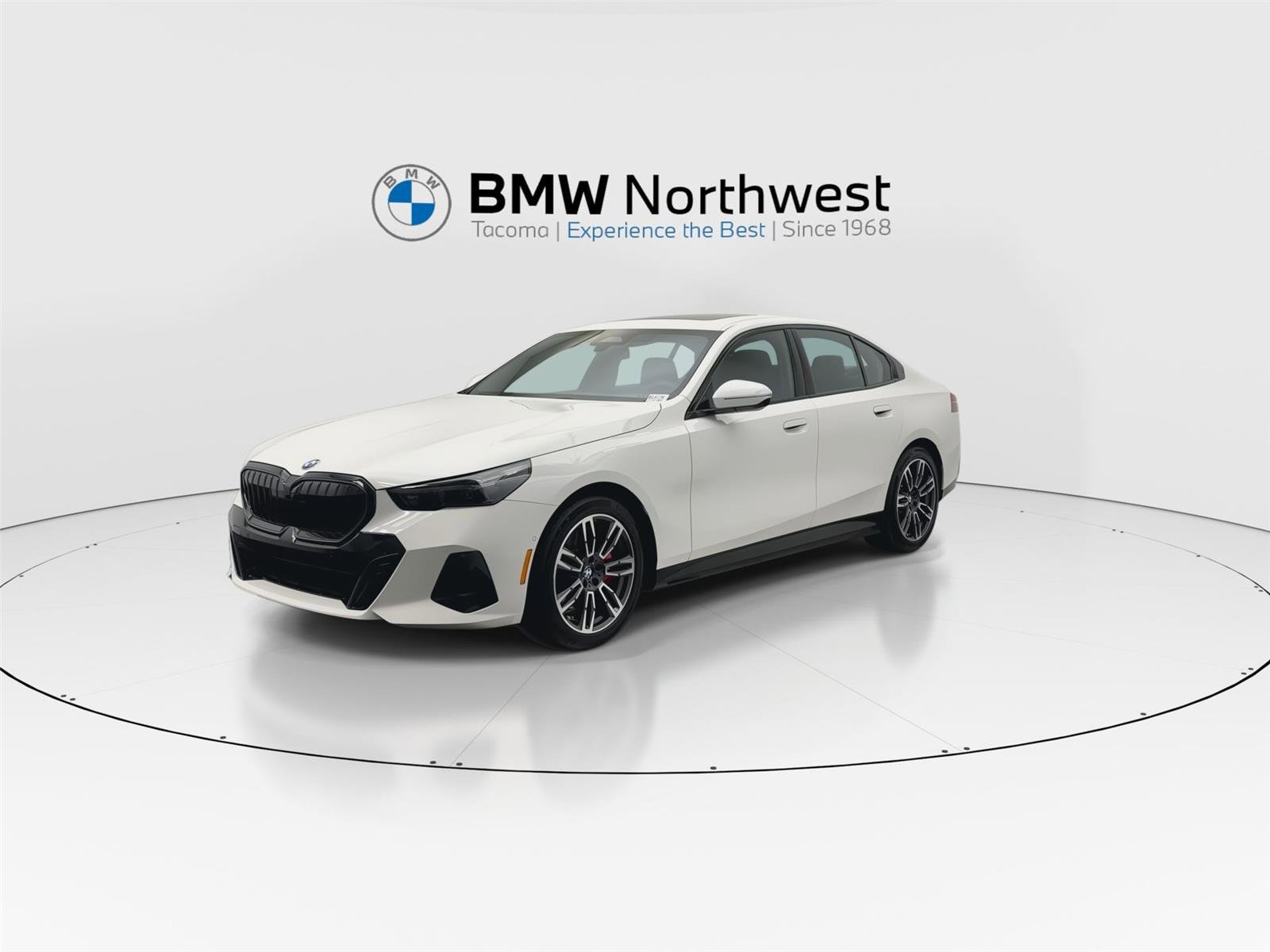 Used 2025 BMW 530i xDrive w/ M Sport Package AWD/4WD image 9