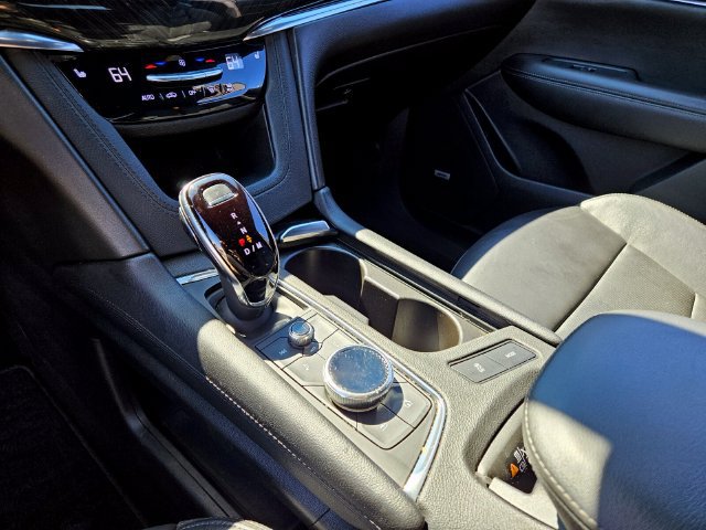 Used 2020 Cadillac XT6 Premium Luxury FWD image 24