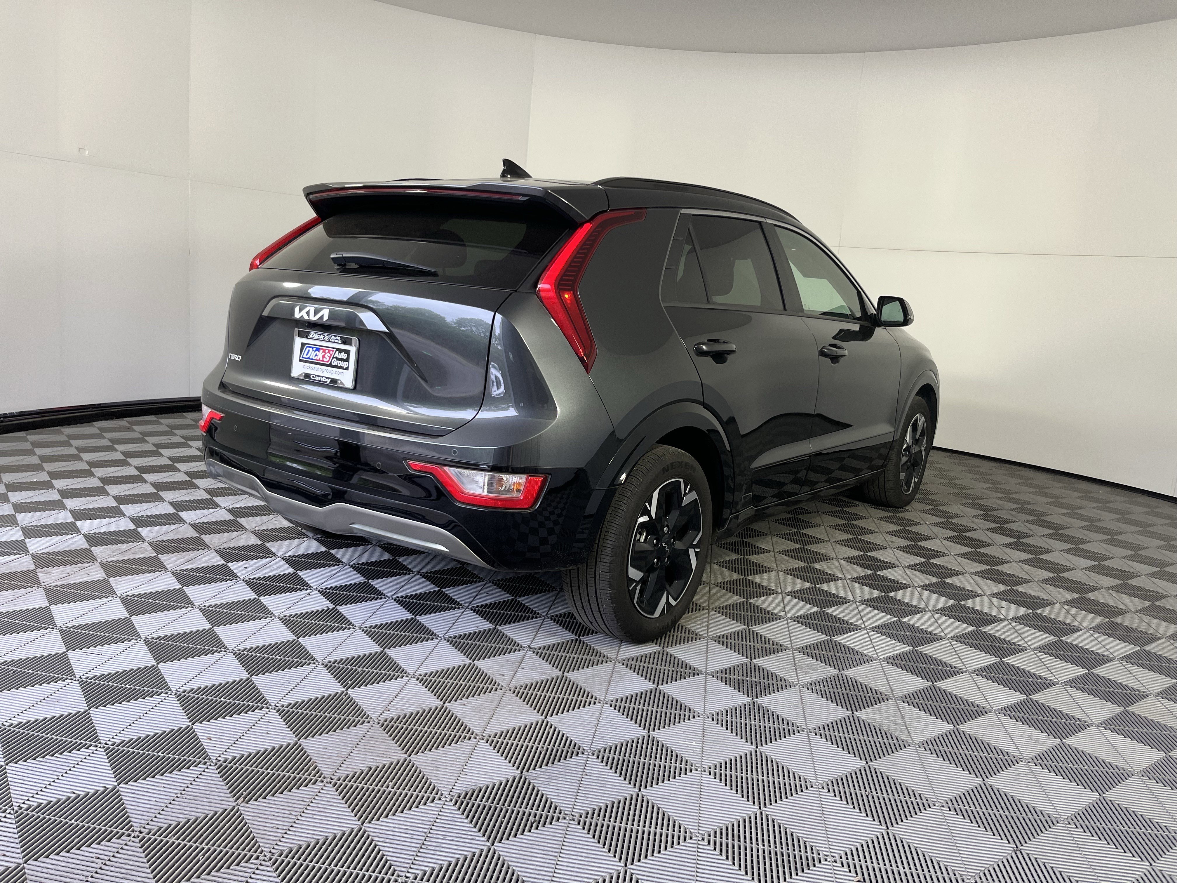 Used 2023 Kia Niro Wind w/ Wind Preserve Package FWD image 5