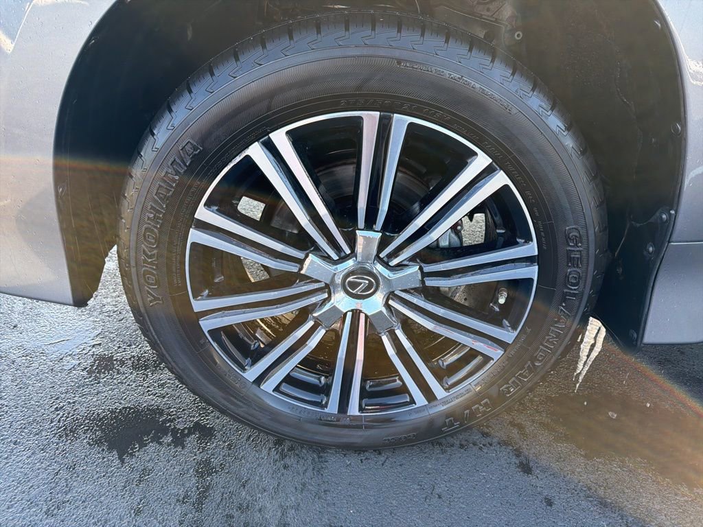 Used 2020 Lexus LX 570 4WD w/ Luxury Package image 10