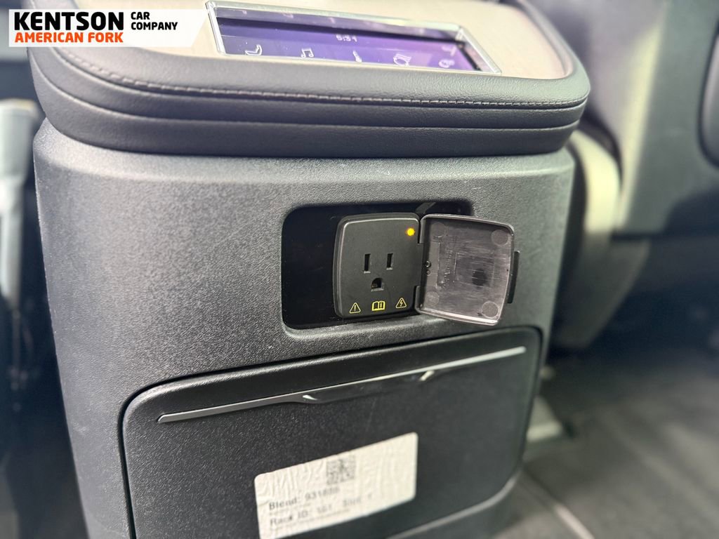 Used 2025 Lincoln Navigator Reserve image 40