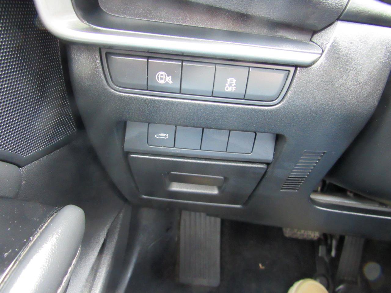 Used 2024 MAZDA MAZDA3 s FWD image 16