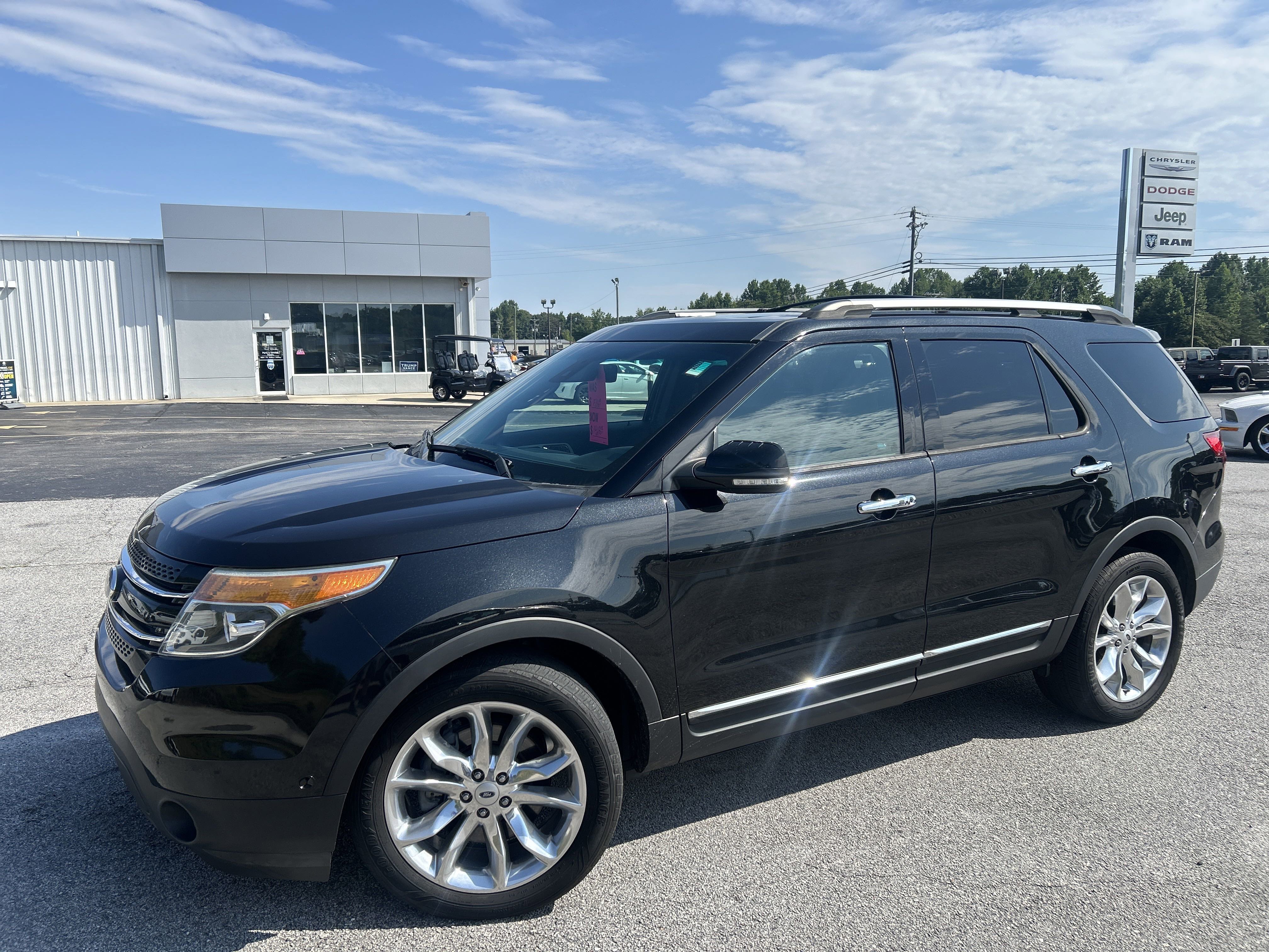 Used 2015 Ford Explorer Limited w/ Equipment Group 303A FWD image 2