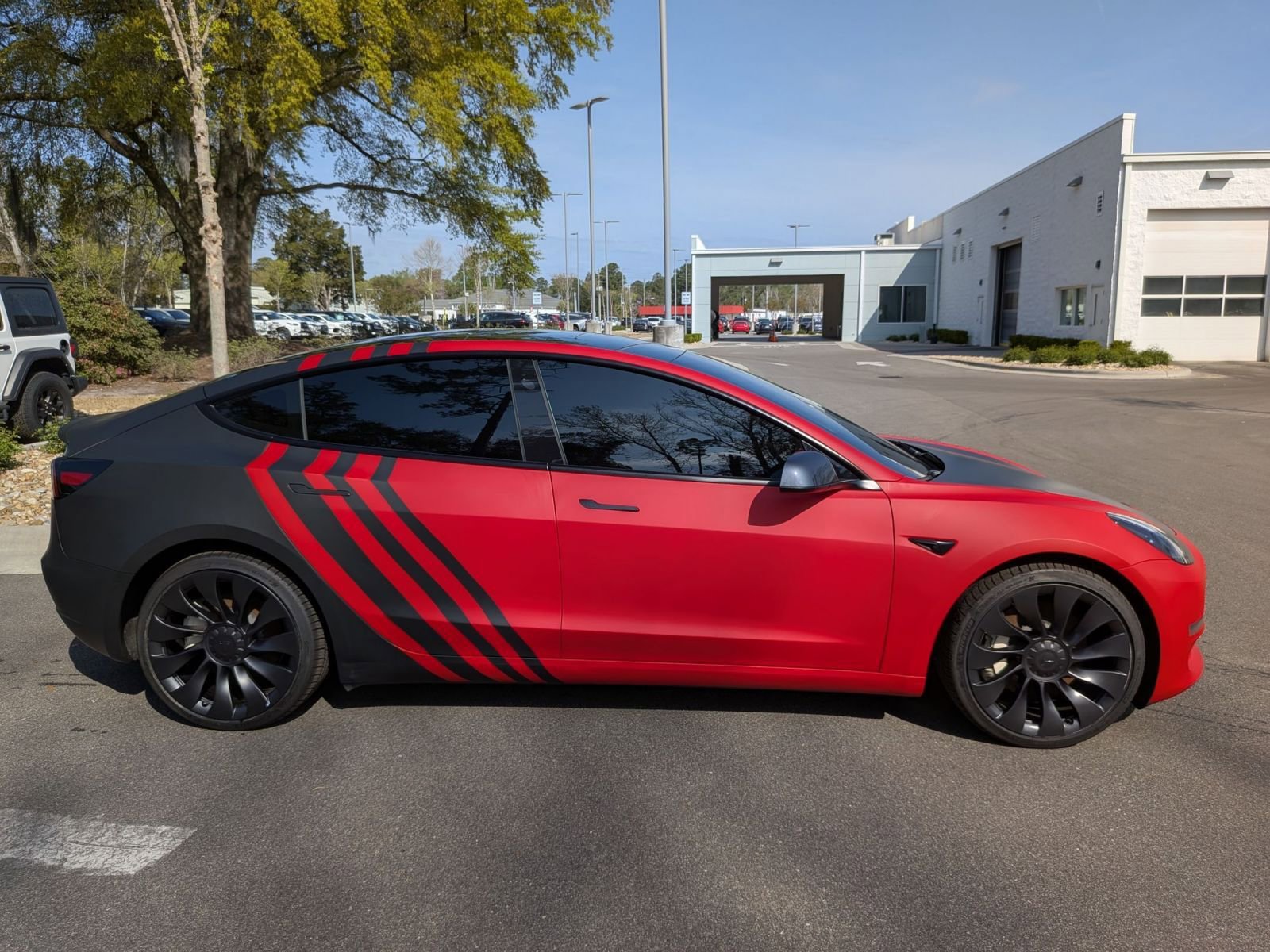 Used 2023 Tesla Model 3 Performance image 2