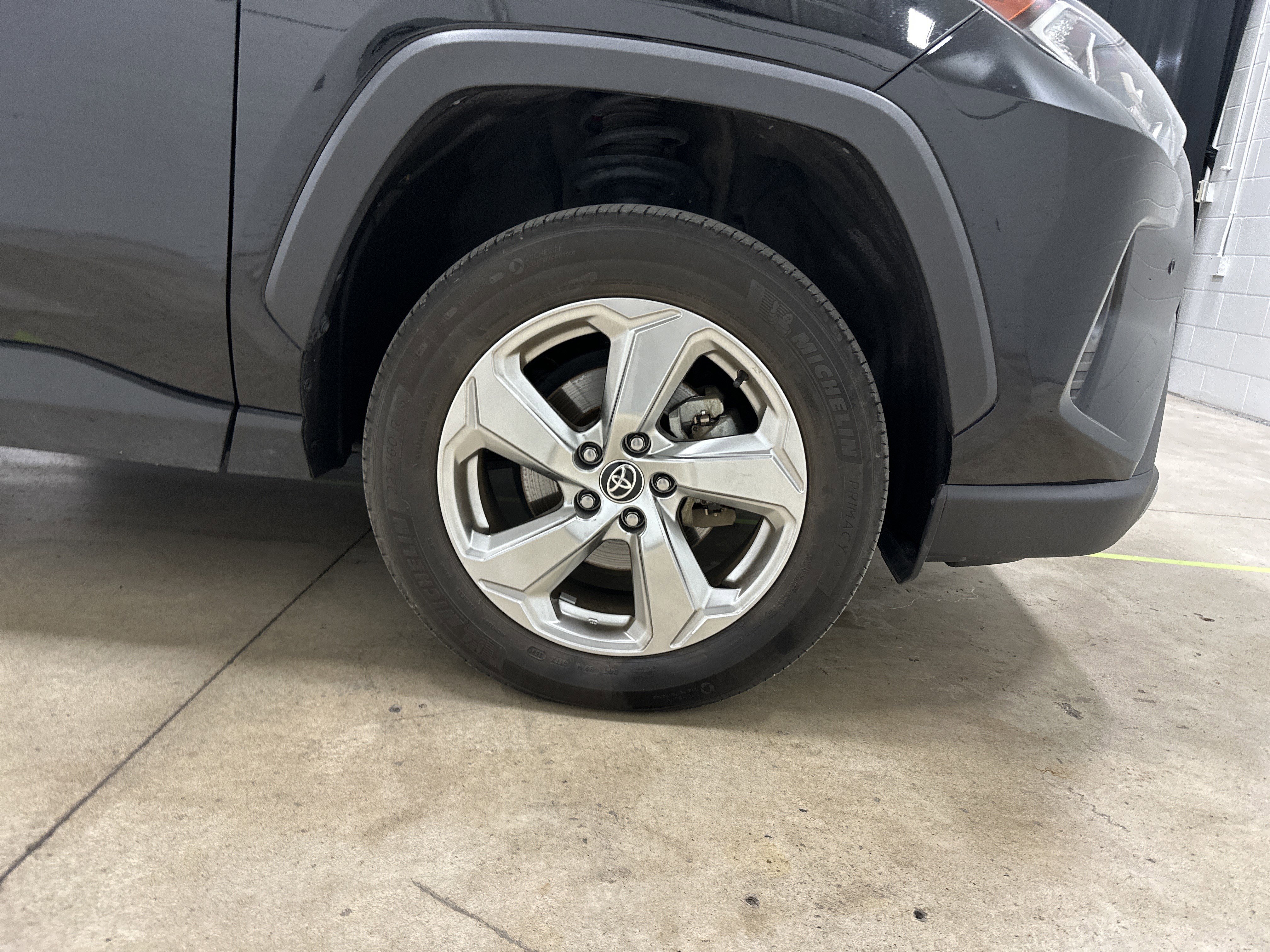 Used 2021 Toyota RAV4 Limited image 13