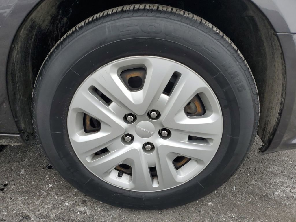 Used 2018 Dodge Grand Caravan SE w/ UConnect Hands-Free Group image 11