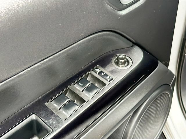 Used 2016 Jeep Patriot Latitude image 15