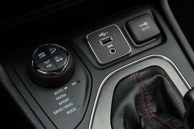 Used 2022 Jeep Cherokee Trailhawk w/ Trailer Tow Group image 26