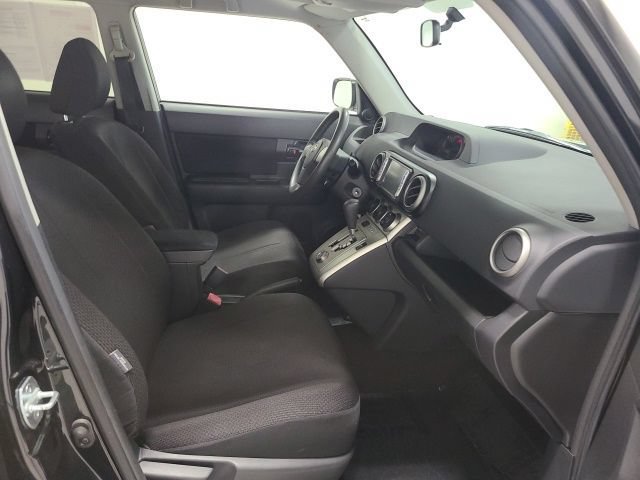 Used 2008 Scion xB FWD image 8