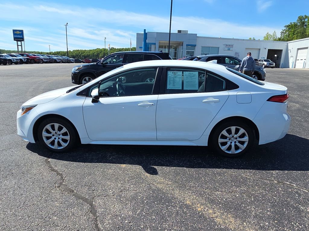 Used 2024 Toyota Corolla LE FWD image 5