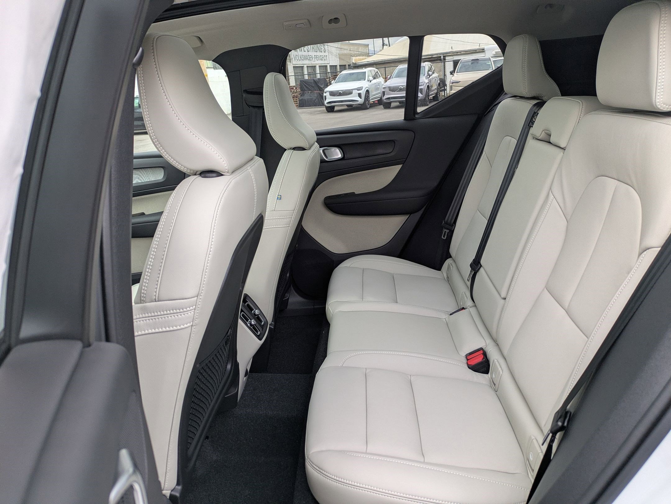 New 2026 Volvo XC40 B5 Plus w/ Protection Package Premier image 16