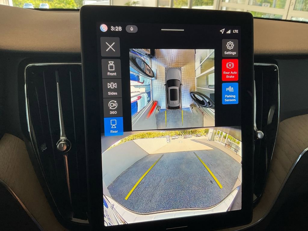 New 2026 Volvo XC60 B5 Plus w/ Protection Package Premier image 24