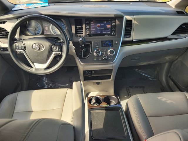 Used 2020 Toyota Sienna XLE AWD/4WD image 16