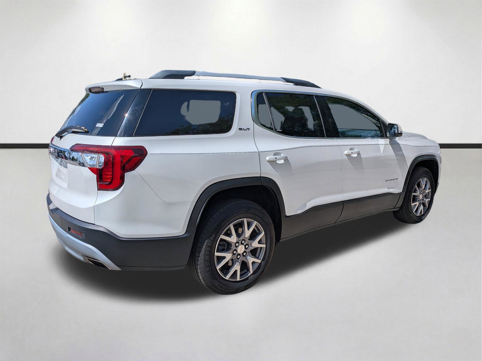 Used 2021 GMC Acadia SLT image 4
