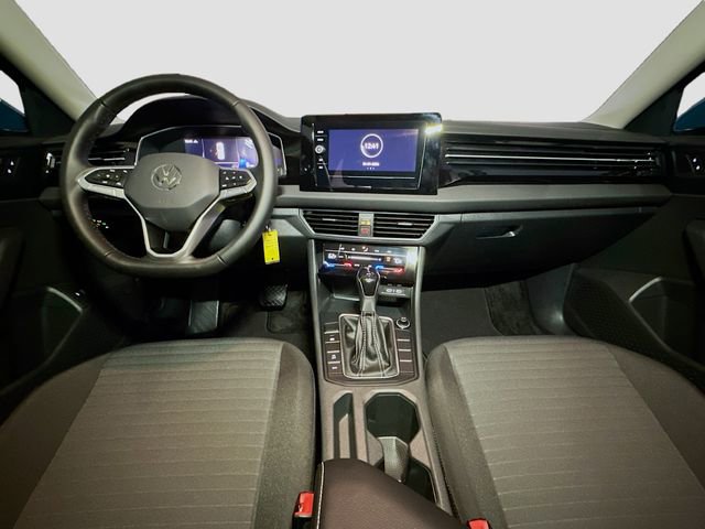 Used 2025 Volkswagen Jetta S image 9