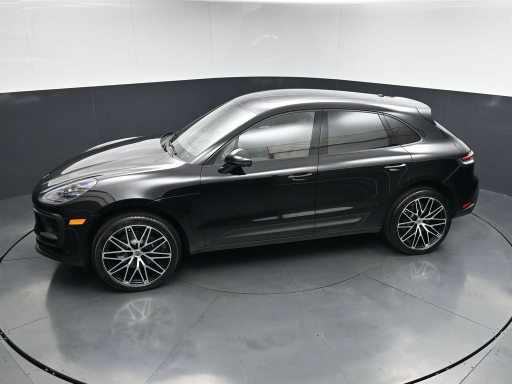 New 2026 Porsche Macan AWD/4WD image 17
