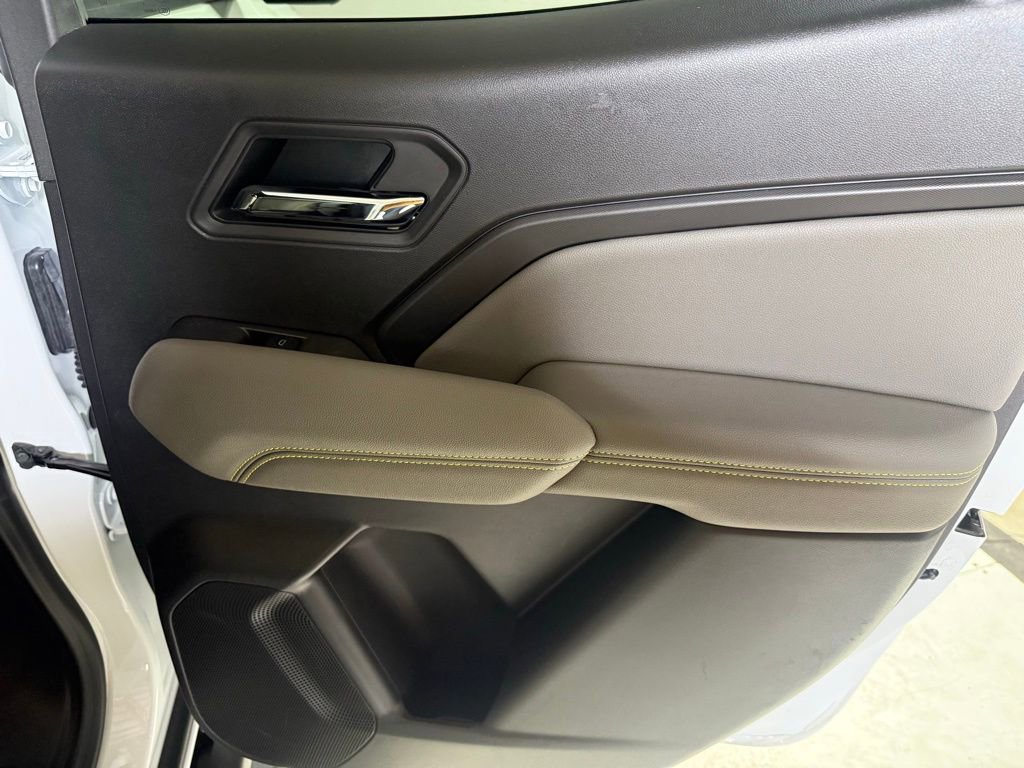 Used 2024 Chevrolet Colorado ZR2 w/ Technology Package image 16