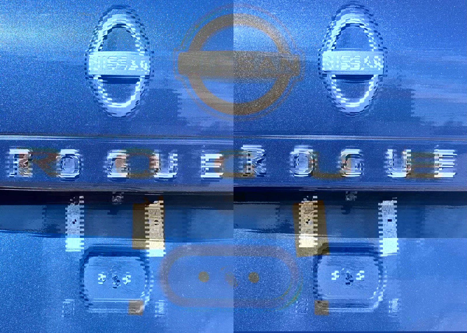 Used 2023 Nissan Rogue SV w/ SV Premium B Package image 9