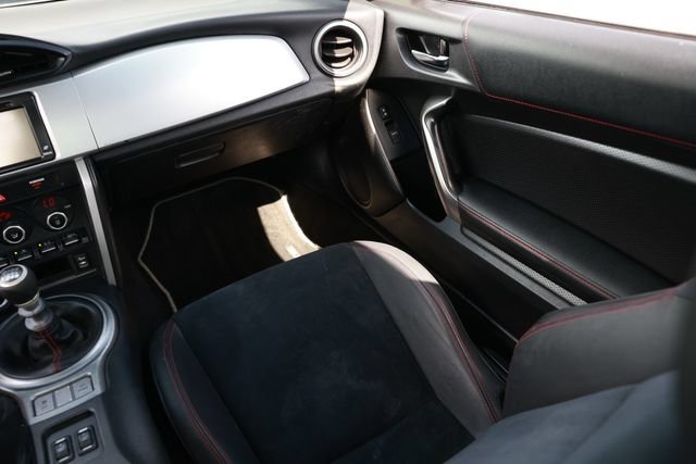 Used 2013 Subaru BRZ Limited w/ Popular Pkg 1B RWD image 25