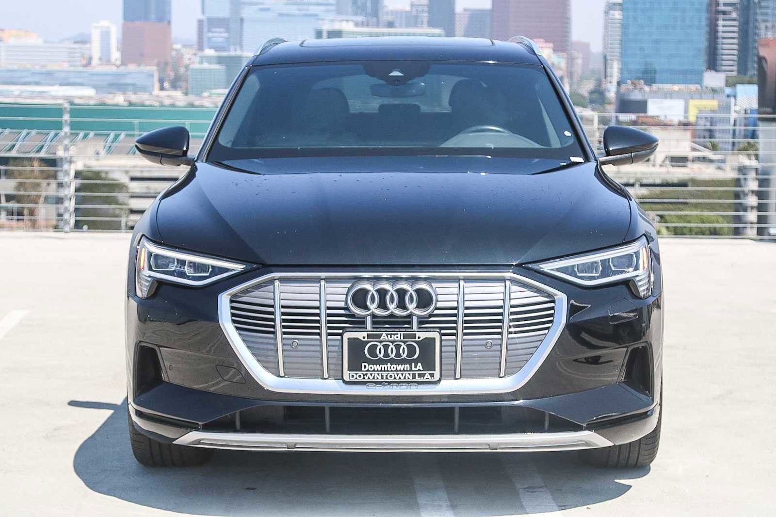 Used 2022 Audi e-tron Premium image 2