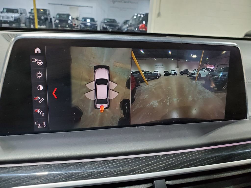 Used 2019 BMW 750i w/ Luxury Rear Seating Package image 34