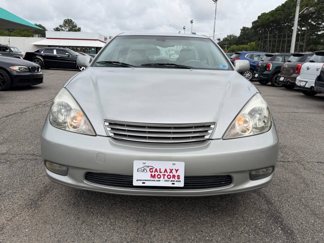 Used 2004 Lexus ES 330 w/ Premium Pkg FWD image 3
