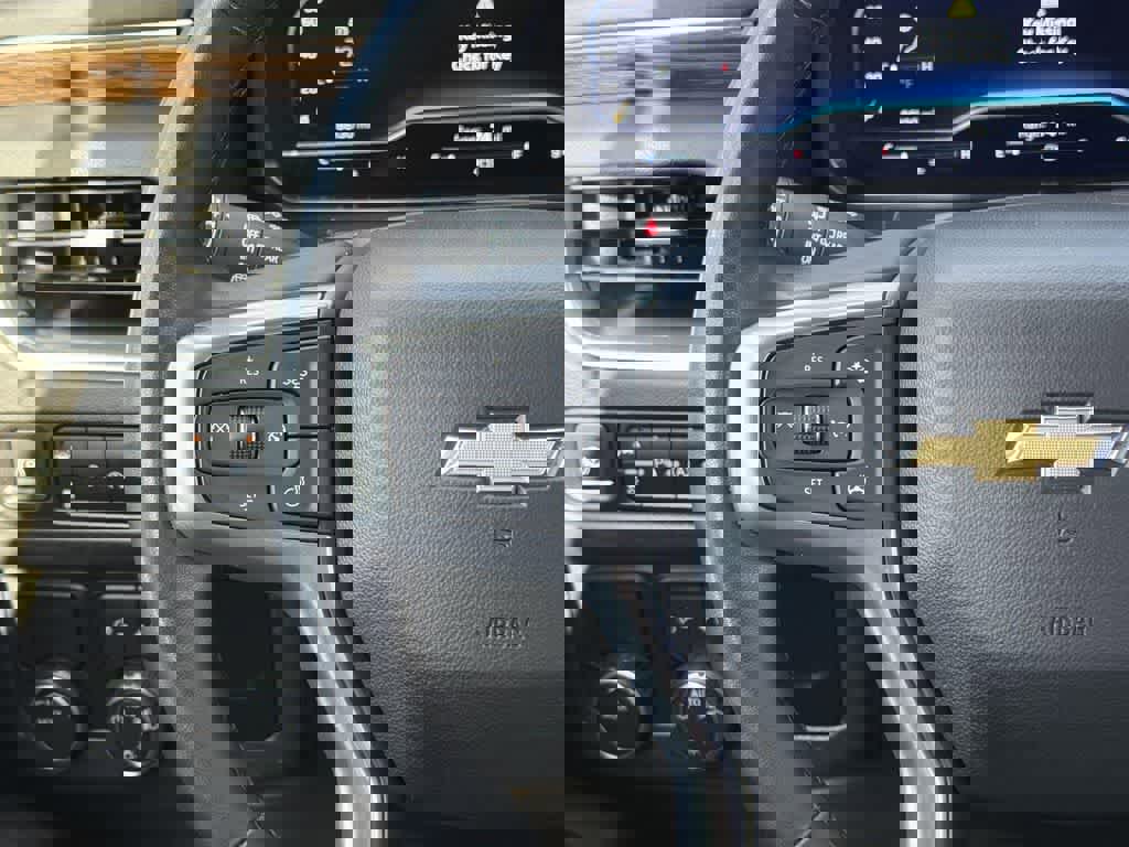 Used 2023 Chevrolet Suburban Premier image 13