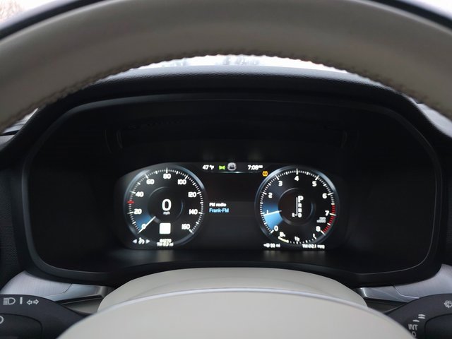 Used 2020 Volvo V60 T5 Cross Country image 31