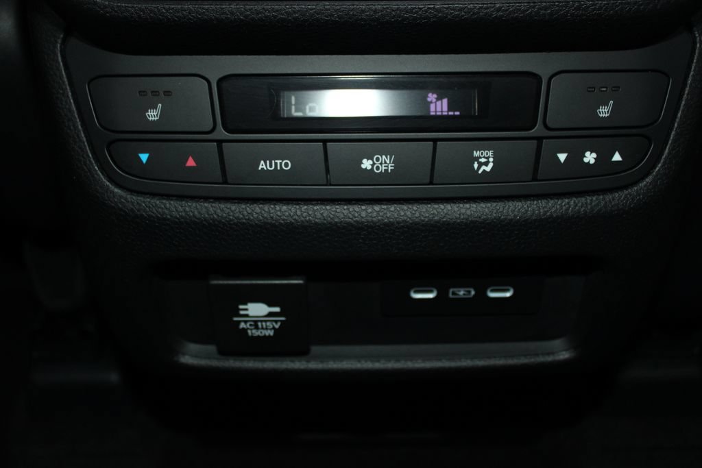 Certified 2025 Honda Pilot Black Edition image 31