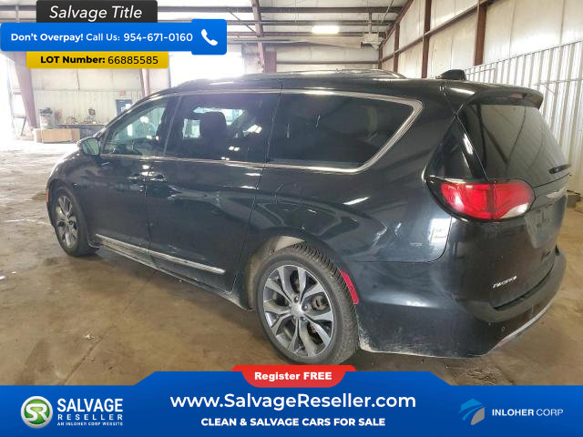 Used 2018 Chrysler Pacifica Limited w/ Tire & Wheel Group image 3