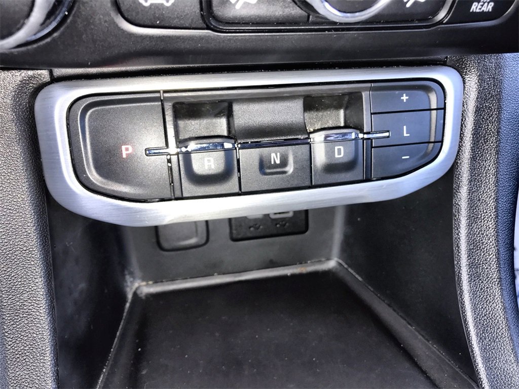 Used 2023 GMC Acadia SLE w/ Driver Convenience Package image 19