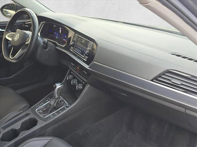 Used 2022 Volkswagen Jetta SE w/ Panoramic Sunroof Package FWD image 26