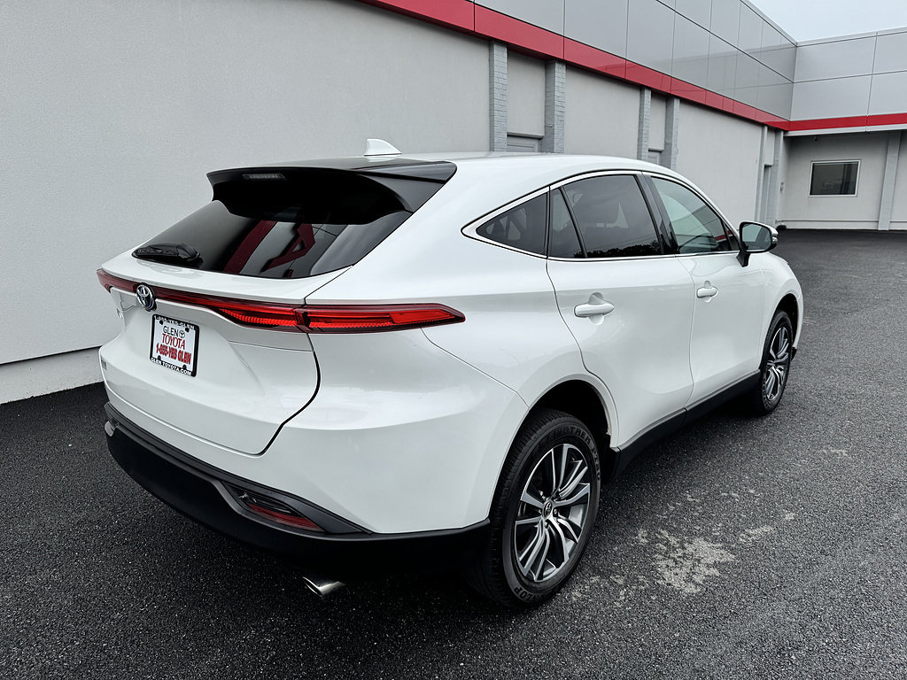 Certified 2023 Toyota Venza LE AWD/4WD image 5
