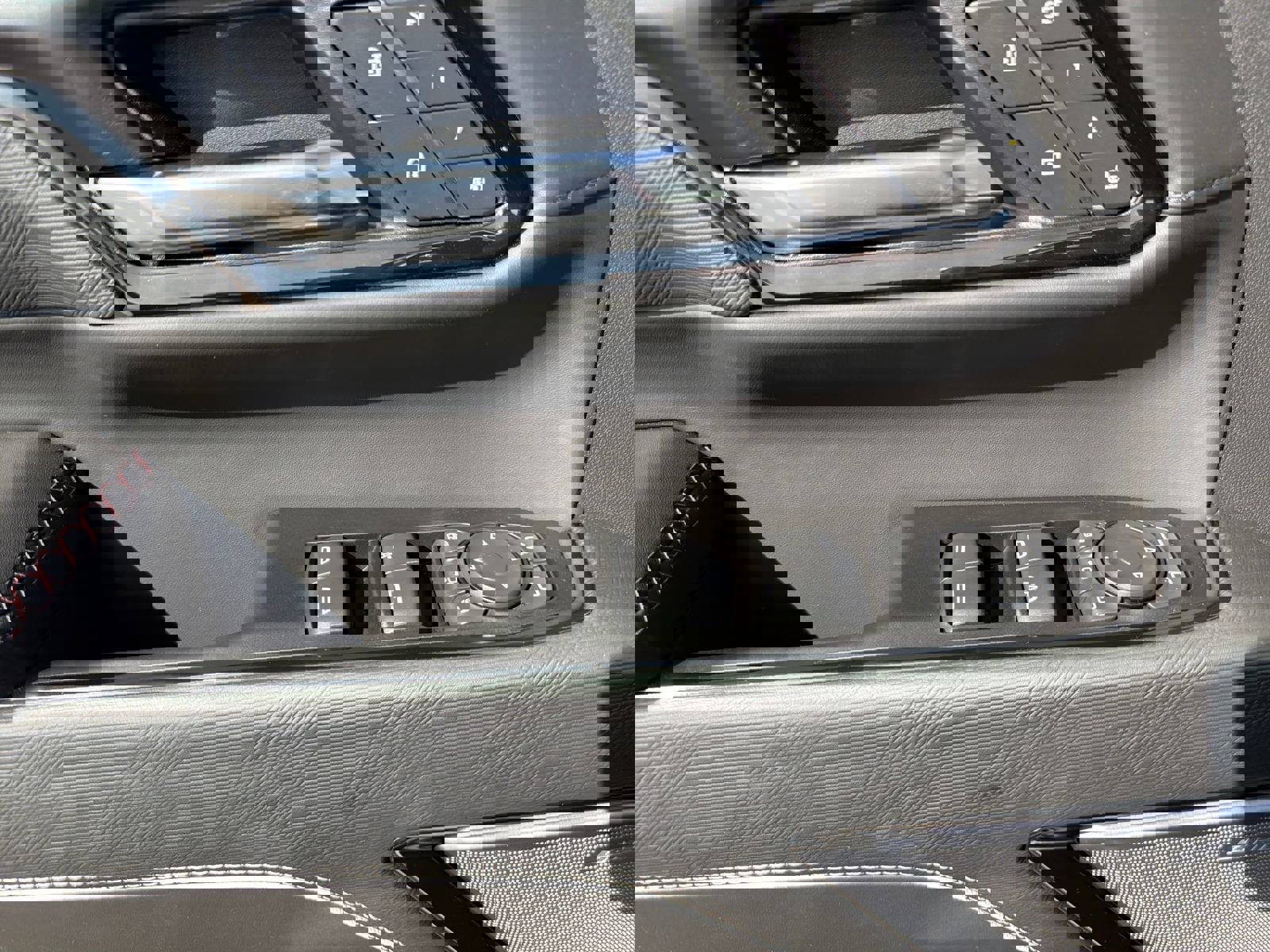 New 2026 GMC Sierra 2500 AT4X w/ LPO, Black Badging Package image 16