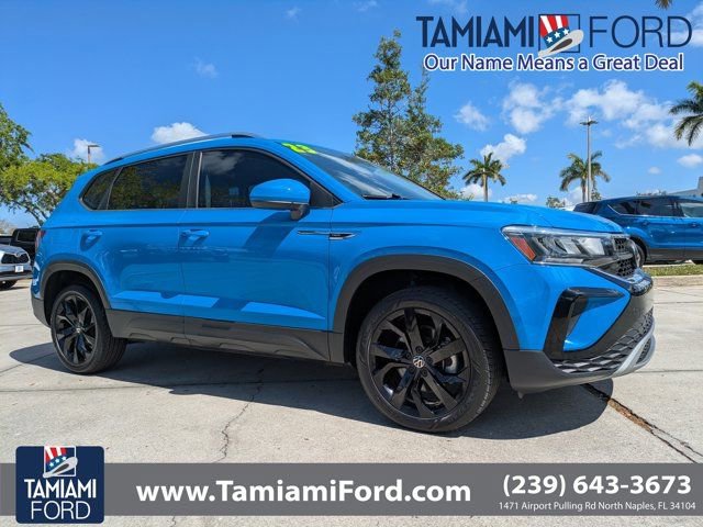 Used 2023 Volkswagen Taos SE w/ Black Wheel Package image 1