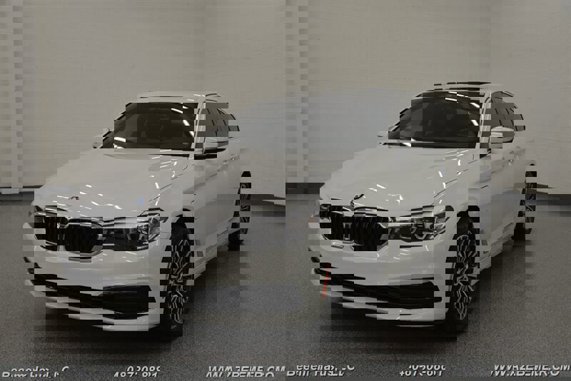 Used 2020 BMW 530e image 2