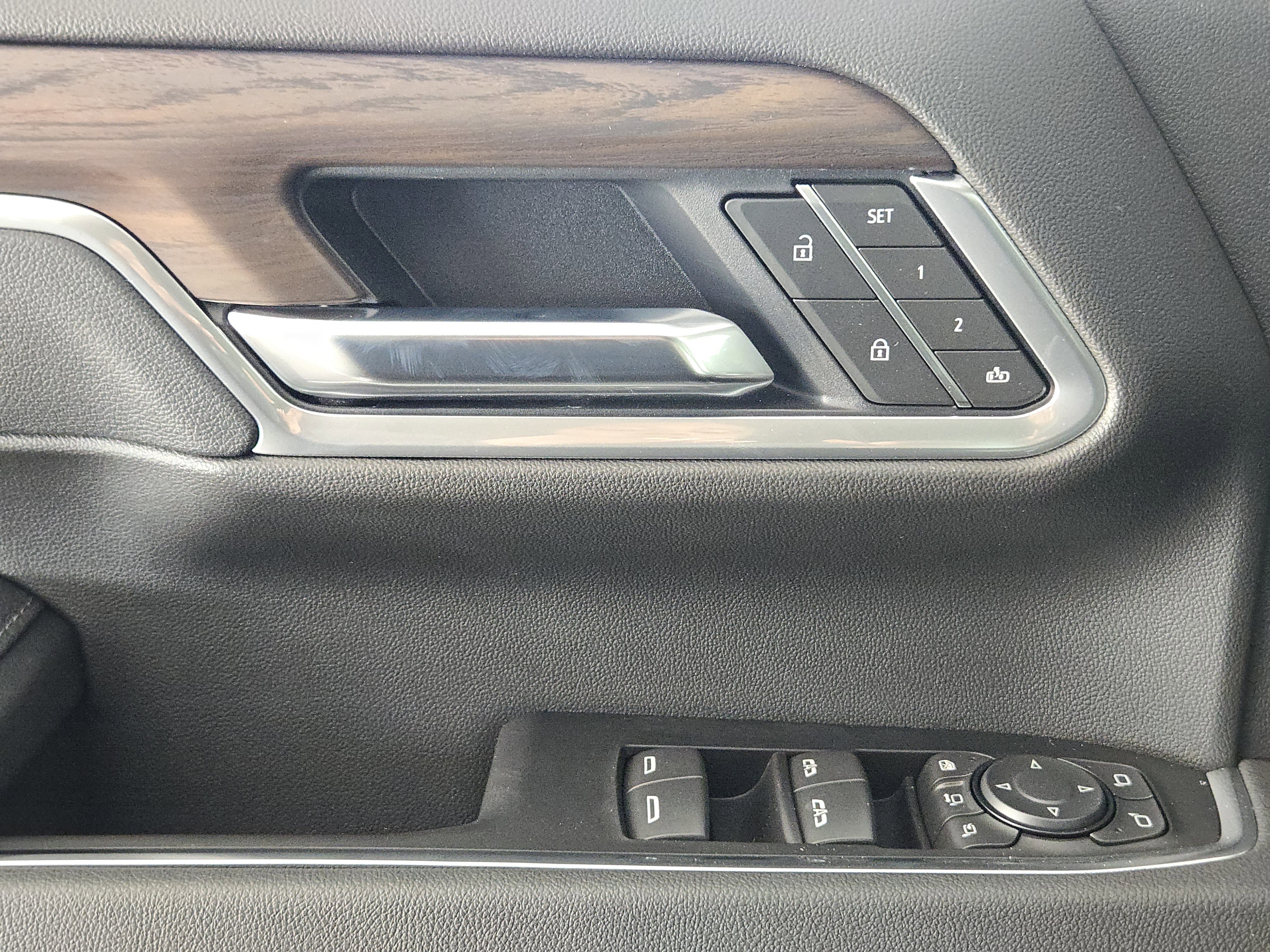 New 2026 GMC Sierra 2500 SLT w/ Texas SLT Premium Package image 17